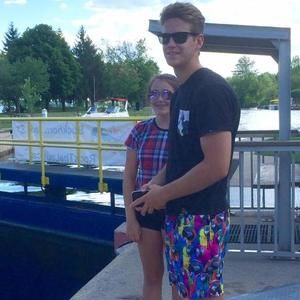 Meet your Posher, Riley